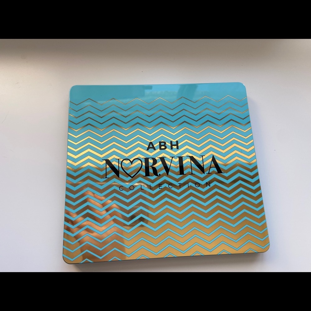 Norvina Pro Pigment palette volume 2